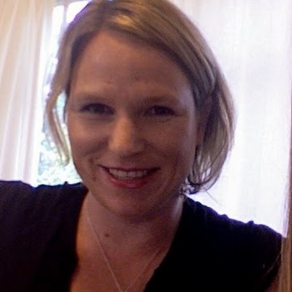 Meet your Posher, Julie - Picture 1 of 1